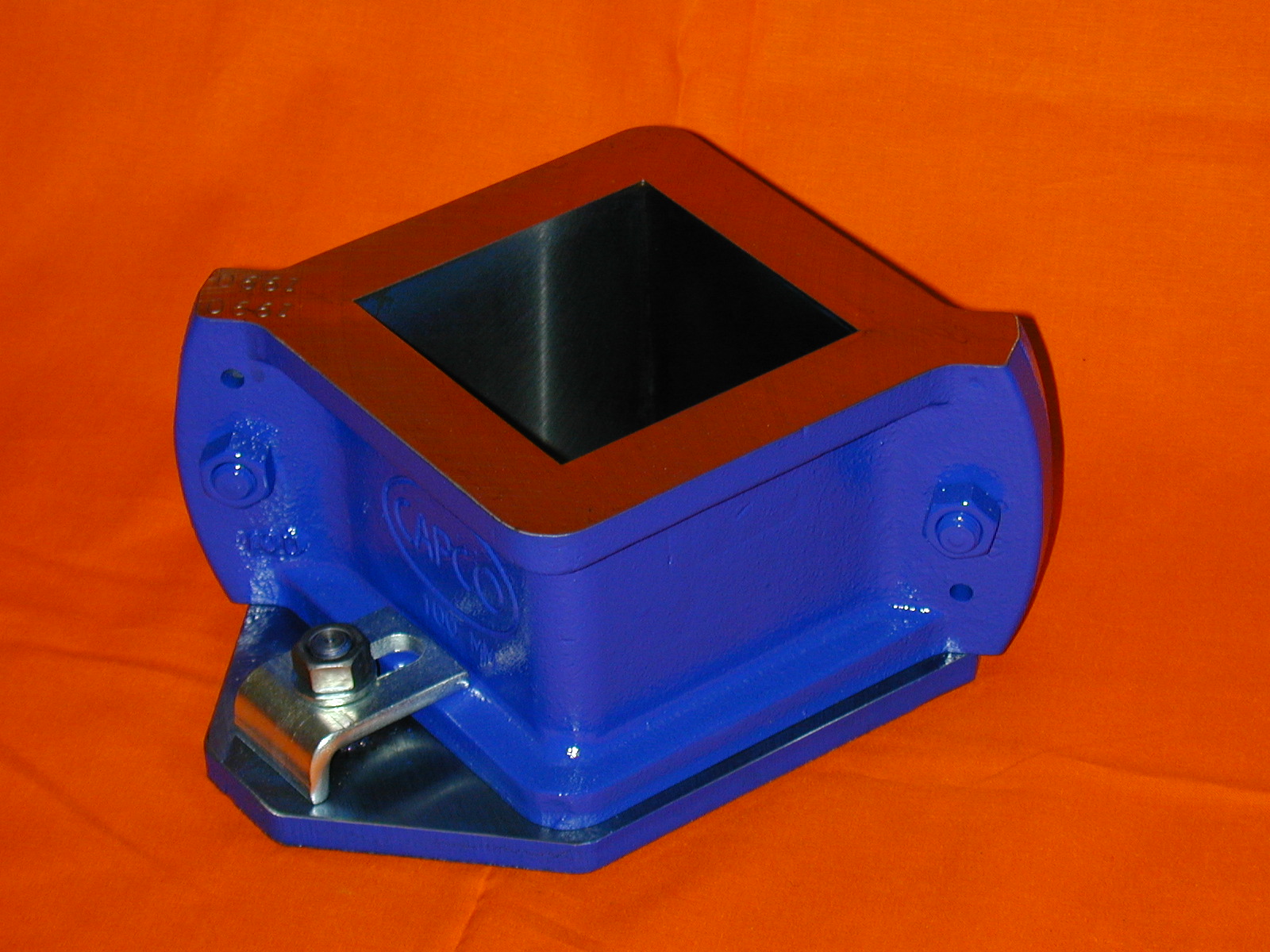Cubic Lab Mold 100mm 2 PART - LABORATORY CUBE MOULD - Capco - Castle Broom Engineering Ltd